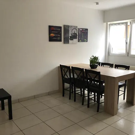 Near Lycee Jean Mermoz Apartment *